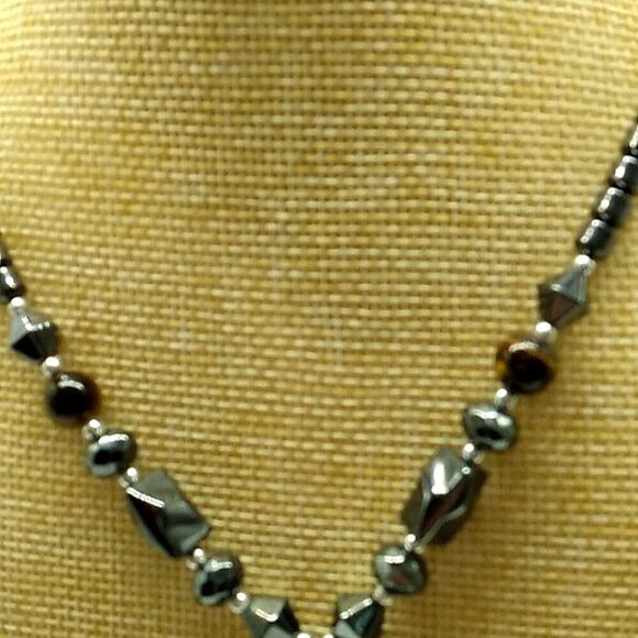 Men's/Unisex Hematite Beads & Lion's Head Pendant Necklace w/2 Cat's Eye Beads - Picture 7 of 14